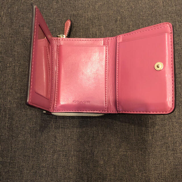 COACH(コーチ)のラスト値下げ COACH コーチ 三つ折財布 レディースのファッション小物(財布)の商品写真