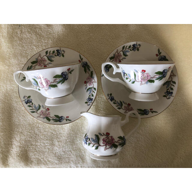 Aynsley China(エインズレイ)のエインズレイ　カップ&ソーサー3個セット インテリア/住まい/日用品のキッチン/食器(食器)の商品写真