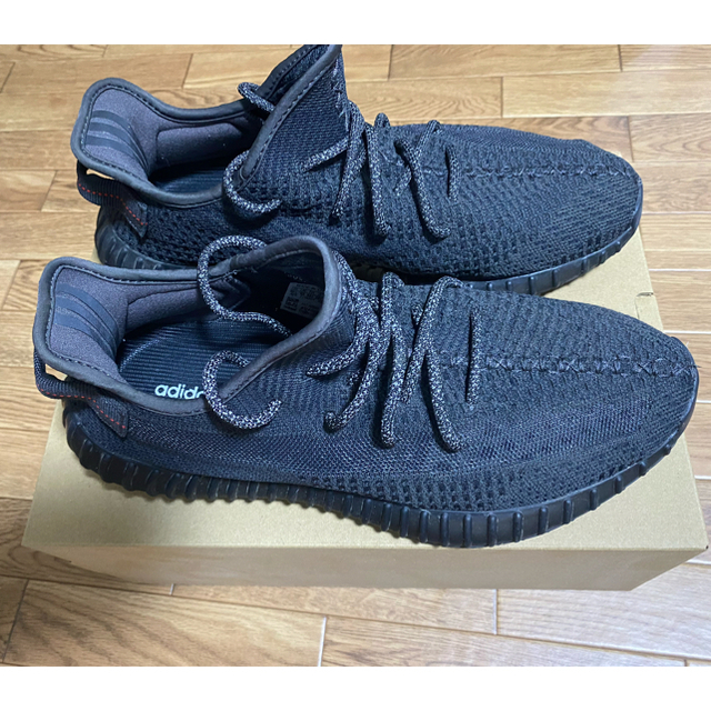 adidas(アディダス)のYeezy Boost 350 v2  BLACK イージーブースト350 メンズの靴/シューズ(スニーカー)の商品写真