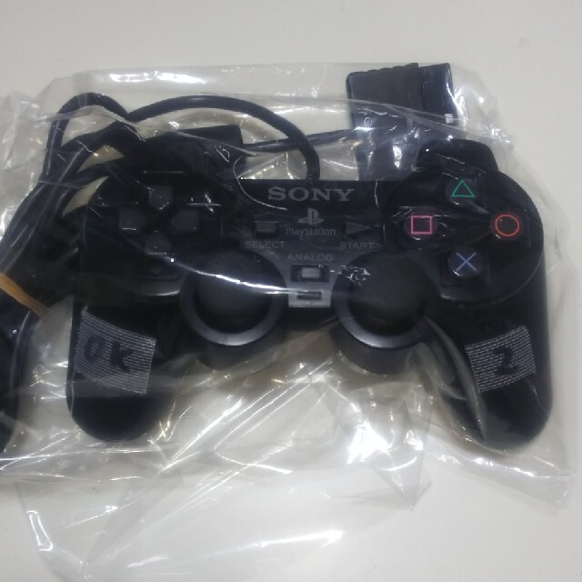 PlayStation2(プレイステーション2)のプレステ2コントローラー エンタメ/ホビーのゲームソフト/ゲーム機本体(家庭用ゲーム機本体)の商品写真