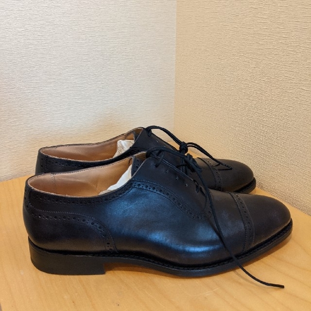 Trickers(トリッカーズ)の新品未使用　トリッカーズ　内羽根　キャップトゥ　UK8.5 メンズの靴/シューズ(ドレス/ビジネス)の商品写真