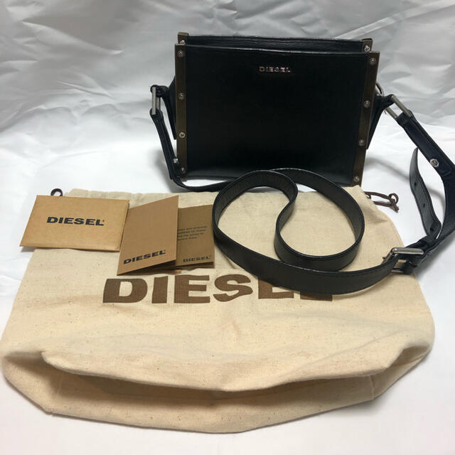 DIESEL(ディーゼル)のDIESEL ディーゼル　レザーショルダーバッグ　ブラック レディースのバッグ(ショルダーバッグ)の商品写真