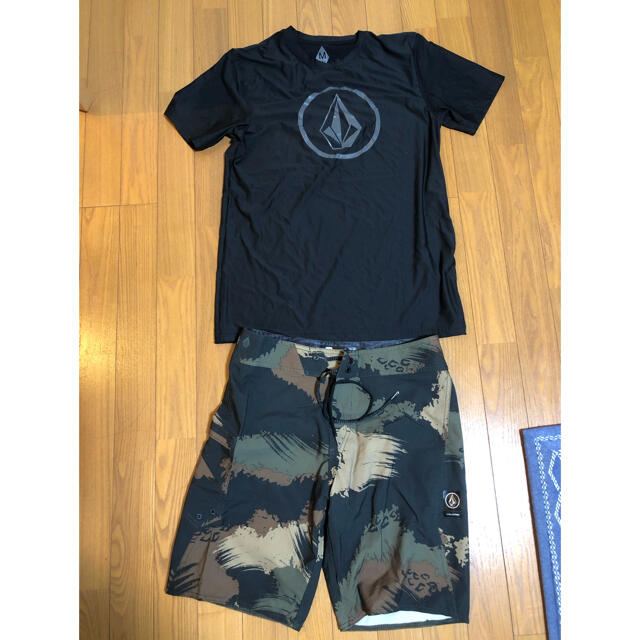 ボルコム　VOLCOM ボルコム 水着　サーフウェア 上下セット