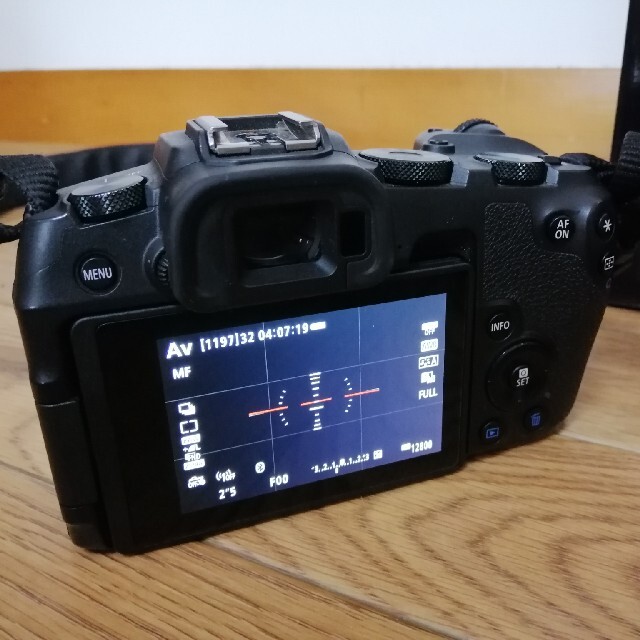 Canon(キヤノン)のCanon EOS RP 美品 おまけ多数 フルサイズミラーレス スマホ/家電/カメラのカメラ(ミラーレス一眼)の商品写真