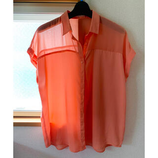 GU 半袖　ブラウス　薄いオレンジ色(シャツ/ブラウス(半袖/袖なし))
