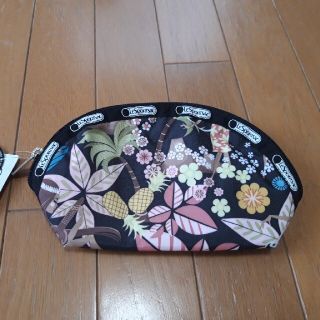 レスポートサック(LeSportsac)のmoka様専用　新品　LeSportsac化粧ポーチ　黒　ボタニカル柄　レスポ(ポーチ)