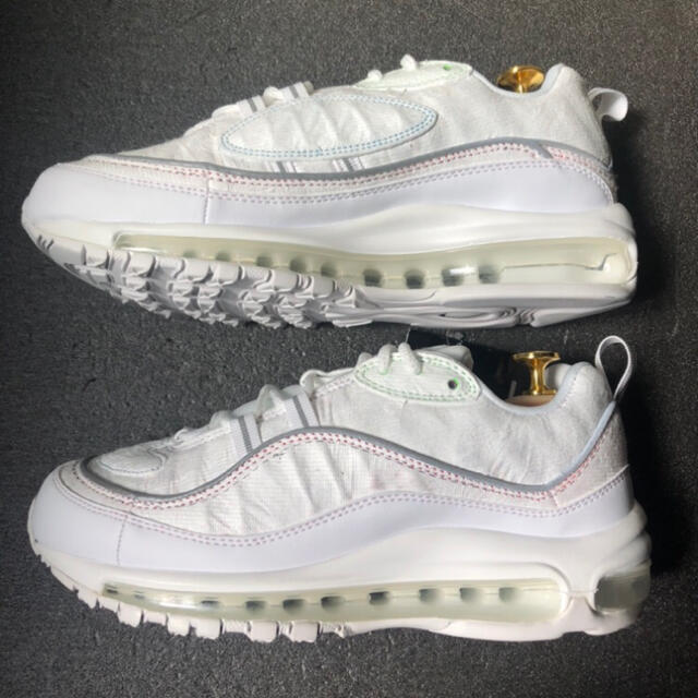 NIKE(ナイキ)の新品 24.5cm NIKE W AIR MAX 98 LX デザイン自由 レディースの靴/シューズ(スニーカー)の商品写真