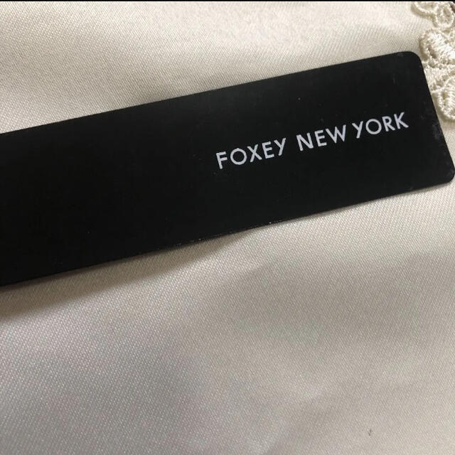 FOXEY(フォクシー)の★タグ付き♪新品★FOXEY フォクシー ニューヨーク★トップス 38 白 レディースのトップス(カットソー(半袖/袖なし))の商品写真