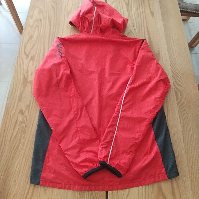 MIZUNO(ミズノ)のMizuno　ナイロンパーカー　赤黒 メンズのジャケット/アウター(ナイロンジャケット)の商品写真