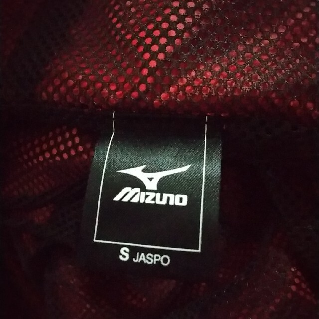 MIZUNO(ミズノ)のMizuno　ナイロンパーカー　赤黒 メンズのジャケット/アウター(ナイロンジャケット)の商品写真