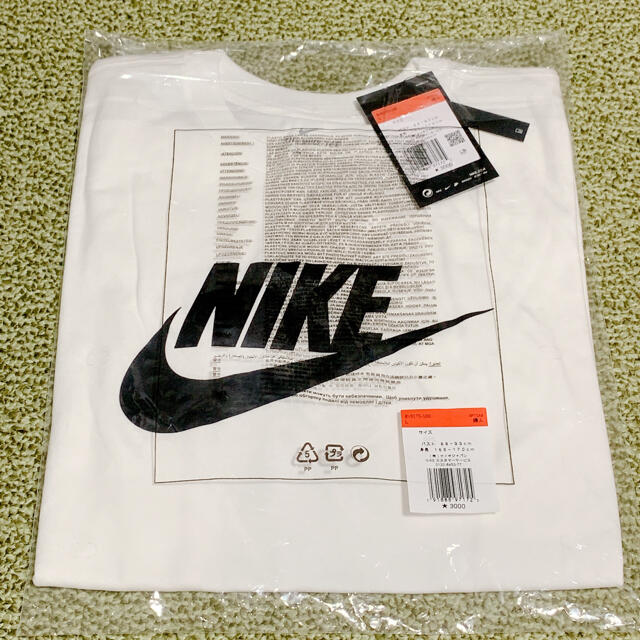 NIKE(ナイキ)のナイキ スポーツウェア エッセンシャル ウィメンズ 半袖Tシャツ ホワイト レディースのトップス(Tシャツ(半袖/袖なし))の商品写真