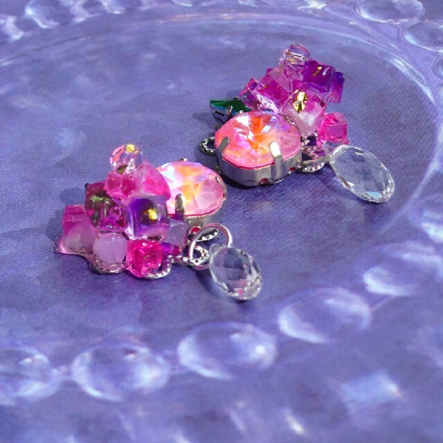 紫陽花をイメージしたピアス/イヤリング　ピンク ハンドメイドのアクセサリー(ピアス)の商品写真