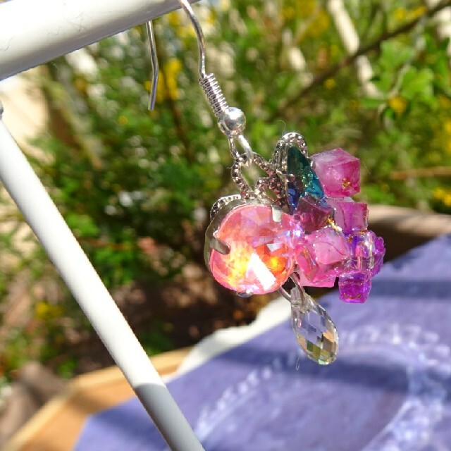 紫陽花をイメージしたピアス/イヤリング　ピンク ハンドメイドのアクセサリー(ピアス)の商品写真