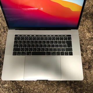 マック(Mac (Apple))のMacBook Pro 2018 15インチ i9/32G/1T/Vega20(ノートPC)