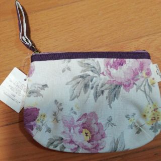 ローラアシュレイ(LAURA ASHLEY)のローラアシュレイ　ポーチ(ポーチ)