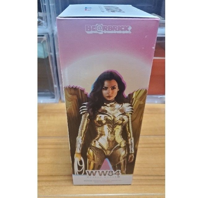 MEDICOM TOY(メディコムトイ)のBE@RBRICK WONDER WOMAN GOLDEN ARMOR 400％ ハンドメイドのおもちゃ(フィギュア)の商品写真