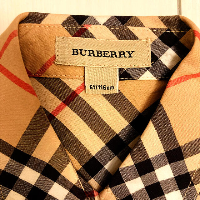 BURBERRY(バーバリー)の美品　Burberry バーバリー　半袖シャツ　定番チェック柄　6才　116cm キッズ/ベビー/マタニティのキッズ服女の子用(90cm~)(ブラウス)の商品写真