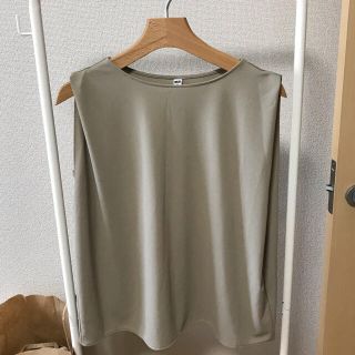 ユニクロ(UNIQLO)のクレープジャージーT ノースリーブ(シャツ/ブラウス(半袖/袖なし))