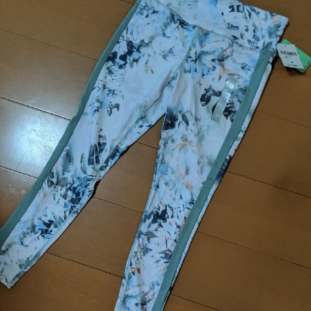 FOREVER 21(フォーエバートゥエンティーワン)の新品！フォーエバーのスパッツ レディースのレッグウェア(レギンス/スパッツ)の商品写真