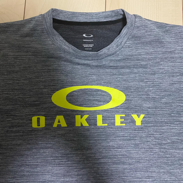 Oakley(オークリー)のオークリー  トレーニングウエア スポーツ/アウトドアのトレーニング/エクササイズ(トレーニング用品)の商品写真