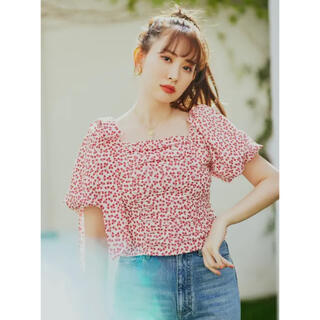 スナイデル(SNIDEL)のGarden Floral-print Ribbon Blouse(Tシャツ(半袖/袖なし))
