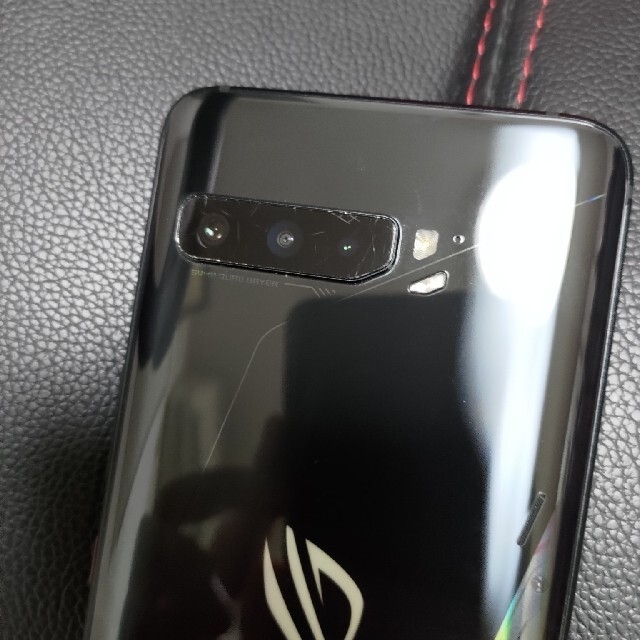 ASUS(エイスース)のROG phone 3 ブラックグレア スマホ/家電/カメラのスマートフォン/携帯電話(スマートフォン本体)の商品写真