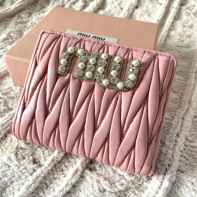 miumiu - ミュウミュウ miumiu ビジュー マテラッセ ミニ財布 ピンクの