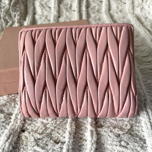 miumiu - ミュウミュウ miumiu ビジュー マテラッセ ミニ財布 ピンクの