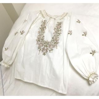 フラワー(flower)のヨーロッパ　刺繍　ブラウス　vintage  (シャツ/ブラウス(長袖/七分))