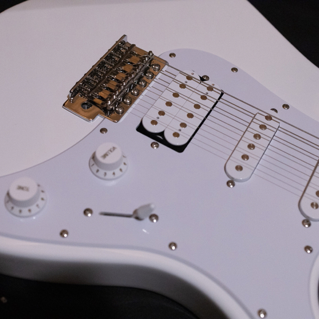 Yamaha Pacifica 012 Yamaha Pacifica 012