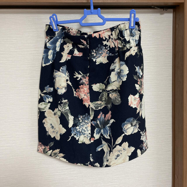Noela(ノエラ)のノエラ　花柄タイトスカート レディースのスカート(ミニスカート)の商品写真