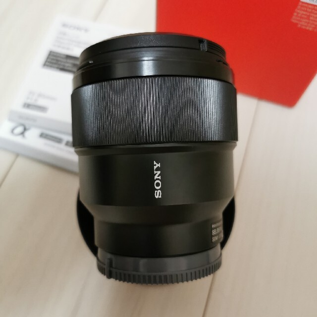 SONY(ソニー)の美品　SONY　FE 85mm F1.8  SEL85F18　単焦点レンズ　 スマホ/家電/カメラのカメラ(レンズ(単焦点))の商品写真