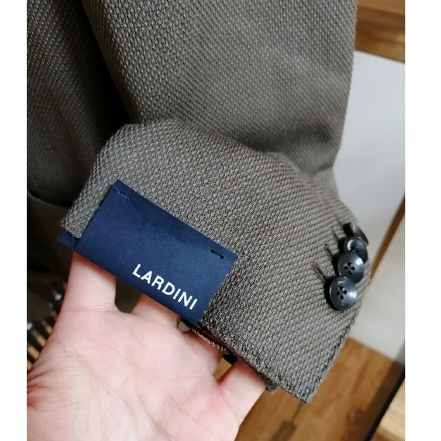 BARNEYS NEW YORK(バーニーズニューヨーク)の※あさきたくん様専用　未使用LARDINI ウールシルクジャケット46 オリーブ メンズのジャケット/アウター(テーラードジャケット)の商品写真