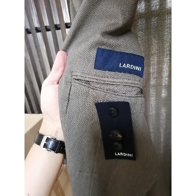 BARNEYS NEW YORK(バーニーズニューヨーク)の※あさきたくん様専用　未使用LARDINI ウールシルクジャケット46 オリーブ メンズのジャケット/アウター(テーラードジャケット)の商品写真