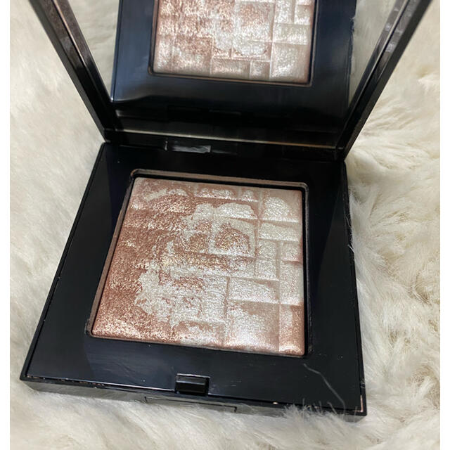 BOBBI BROWN(ボビイブラウン)のBOBBI BROWN フェイスカラー コスメ/美容のベースメイク/化粧品(フェイスカラー)の商品写真