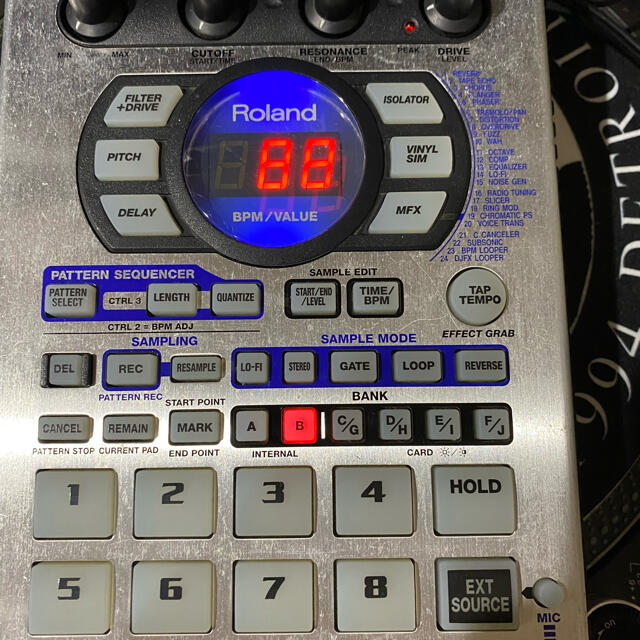 Roland(ローランド)のがうがうう様専用Roland SP-404 サンプラー　おまけ付 楽器のレコーディング/PA機器(エフェクター)の商品写真