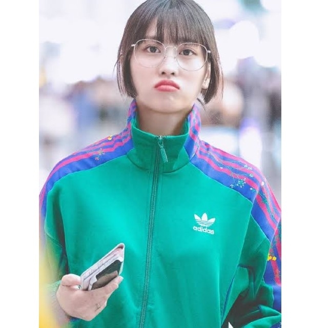 アディダス フローラル 花柄 緑 グリーン ジャージ TWICE モモ レア アディダス フローラル 花柄 緑 グリーン ジャージ TWICE モモ レア