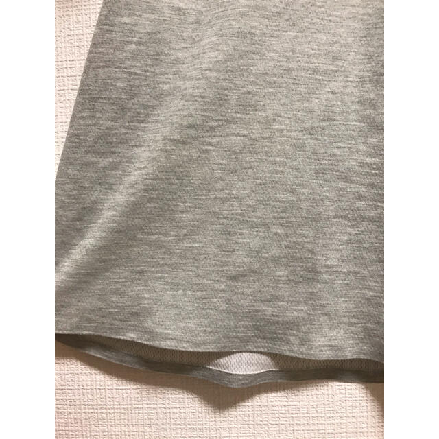 DESCENTE(デサント)のデサントポーズ　グレー　ポケットTシャツ メンズのトップス(Tシャツ/カットソー(半袖/袖なし))の商品写真