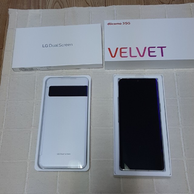 LG Electronics(エルジーエレクトロニクス)の【6/25~6-30お値下げ中】LG VELVET ドコモ　デュアルスクリーン付 スマホ/家電/カメラのスマートフォン/携帯電話(スマートフォン本体)の商品写真