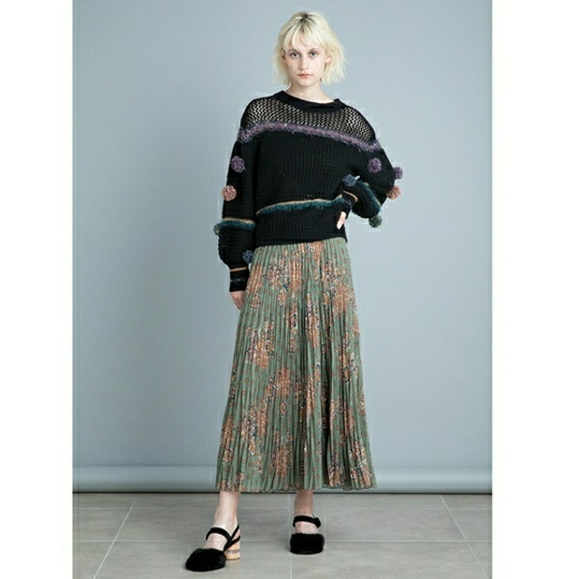 Lily Brown(リリーブラウン)のlily brown オリエンタル柄ランダムプリーツスカート ロングスカート レディースのスカート(ロングスカート)の商品写真