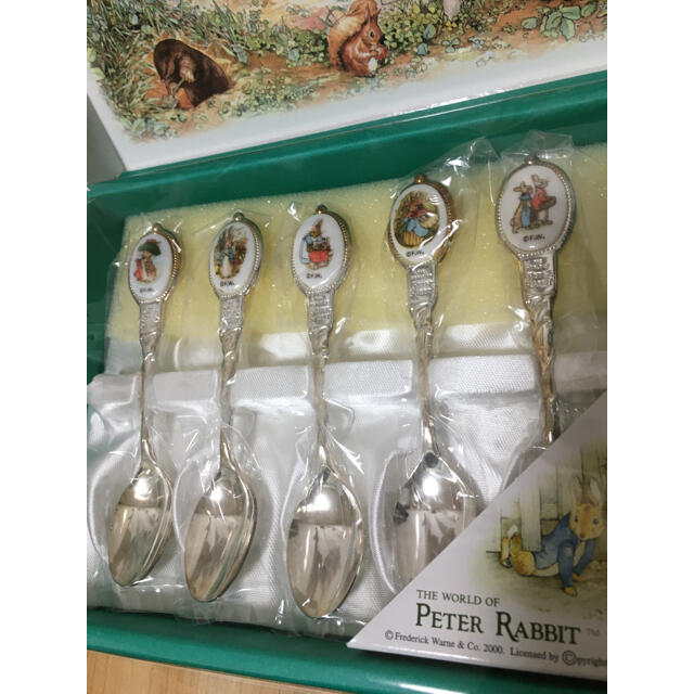 アサヒ(アサヒ)の【お値引きしました】PETER RABBIT スプーンセット インテリア/住まい/日用品のキッチン/食器(食器)の商品写真