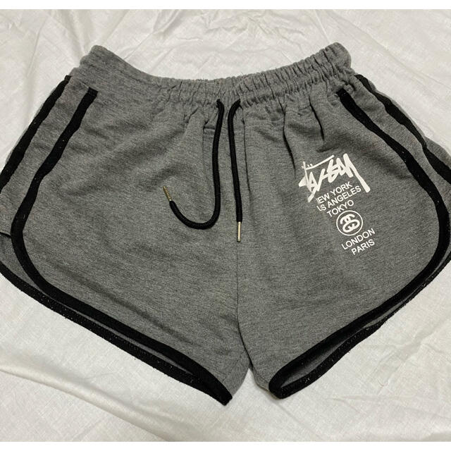 STUSSY(ステューシー)のステューシー  ショートパンツ　スエットパンツ　ハーフパンツ レディースのパンツ(ショートパンツ)の商品写真