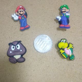 マリオ　ビジッツ　新品　クロックス　らくい(キャラクターグッズ)