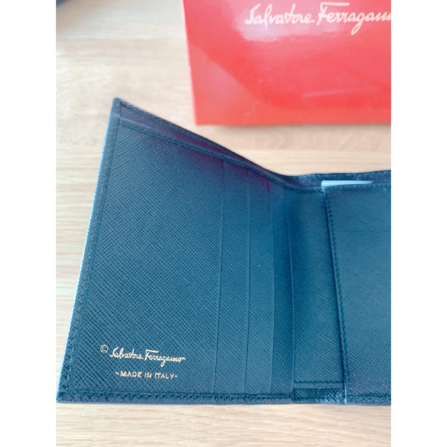 Salvatore Ferragamo(サルヴァトーレフェラガモ)のフェラガモ ガンチーニ レザー 二つ折り財布 レディースのファッション小物(財布)の商品写真