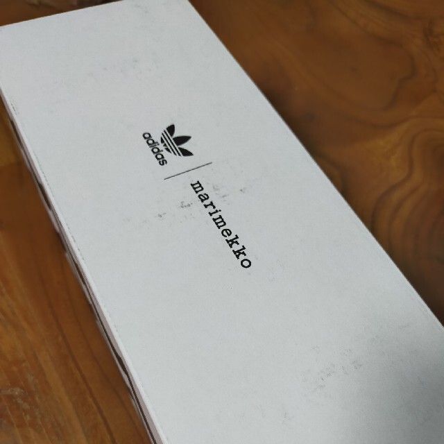 marimekko(マリメッコ)のアディダス×マリメッコ　コラボサンダル　26.5cm レディースの靴/シューズ(サンダル)の商品写真