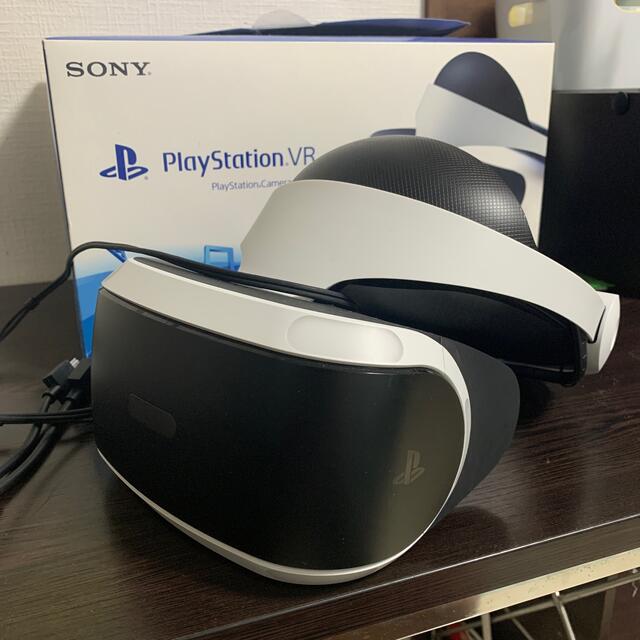 PlayStation VR(プレイステーションヴィーアール)のPSVR カメラ同梱版  エンタメ/ホビーのゲームソフト/ゲーム機本体(家庭用ゲーム機本体)の商品写真