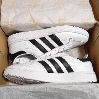 アディダス(adidas)の【新品・未使用】Adidas Team Court 白26.5cm(スニーカー)