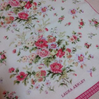 ローラアシュレイ(LAURA ASHLEY)のローラアシュレイ中古品 バスタオル(タオル/バス用品)