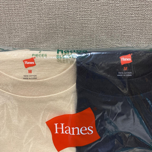 Hanes(ヘインズ)のヘインズ　ビオトープ　ノースリーブ　ベージュ　ネイビー　セット レディースのトップス(Tシャツ(半袖/袖なし))の商品写真