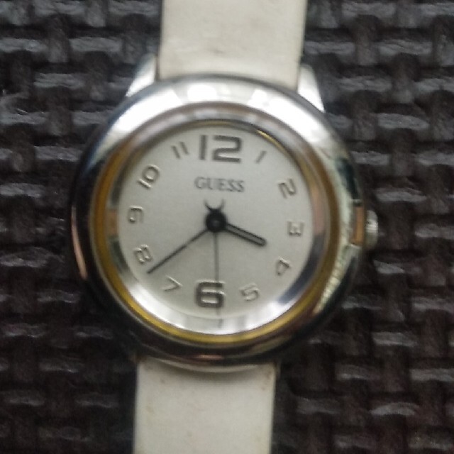 GUESS(ゲス)の【送料込】GUESS　腕時計 レディースのファッション小物(腕時計)の商品写真